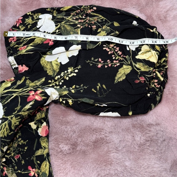 H&M Floral Off Shoulder Crop Top Black Puff Sleeve Blouse - Picture 8 of 8